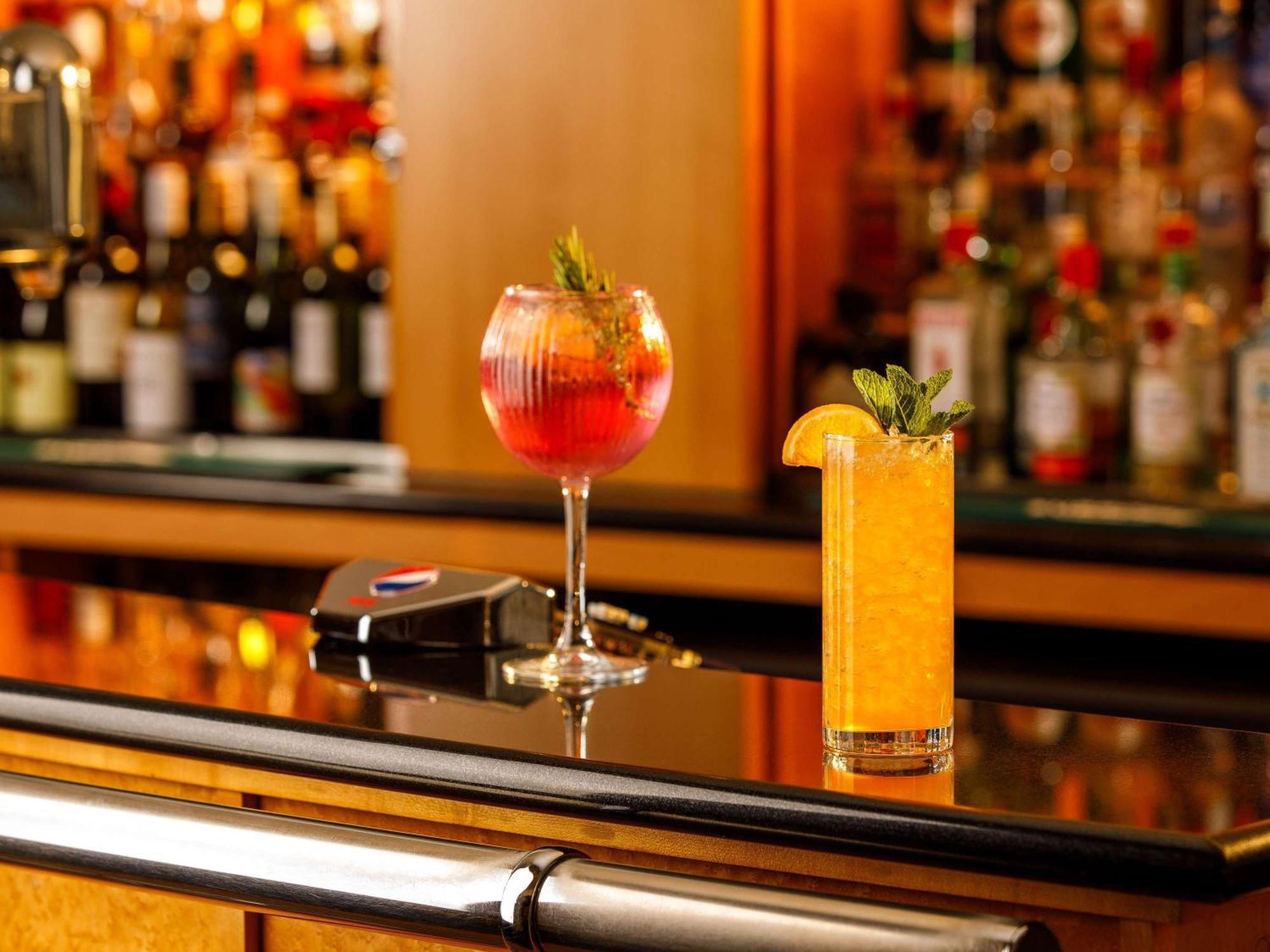 Hotel Sunday London Staines-Upon-Thames Heathrow T5 Esterno foto